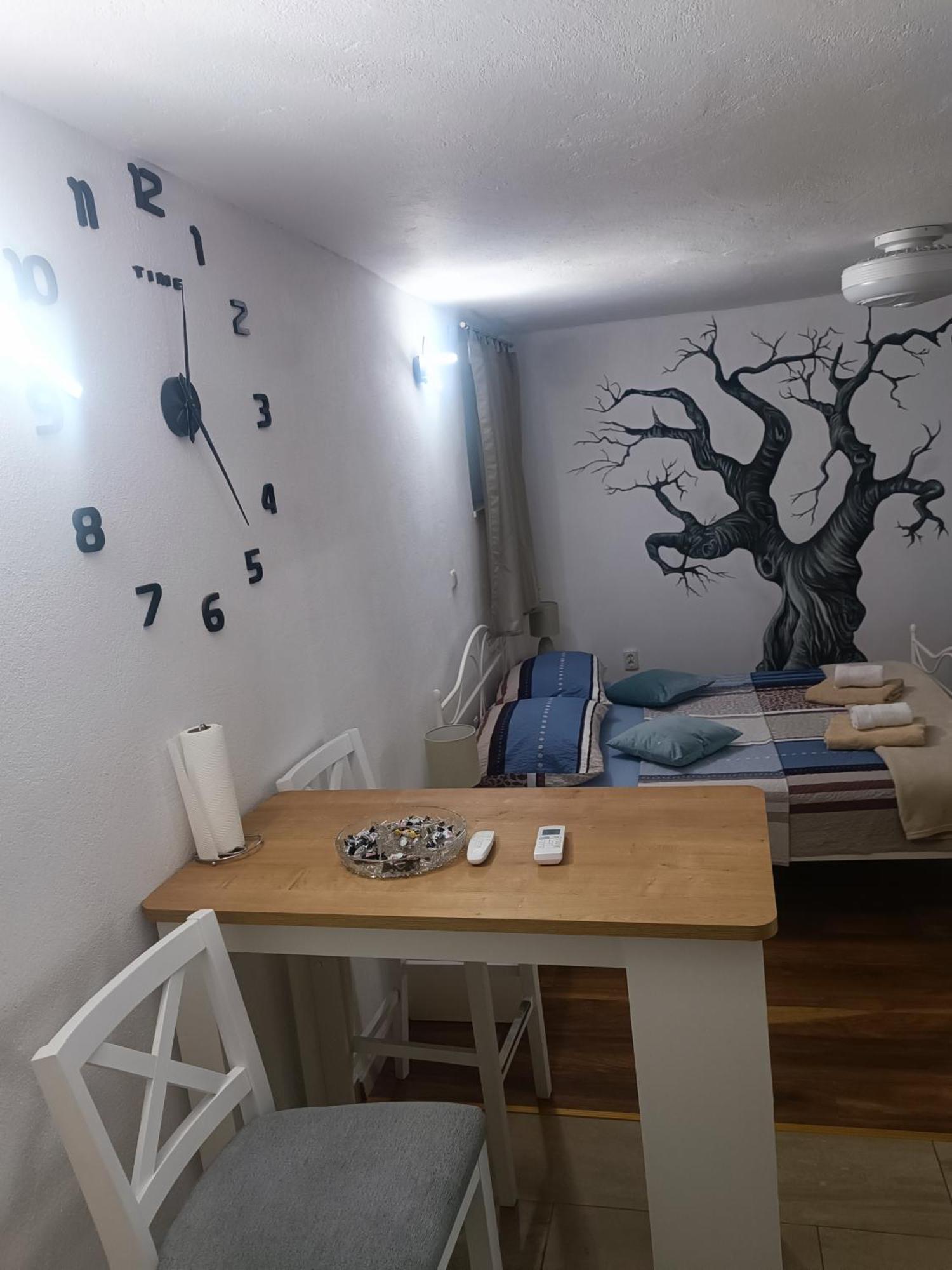 Studio Apartman M&M สปลิท ภายนอก รูปภาพ